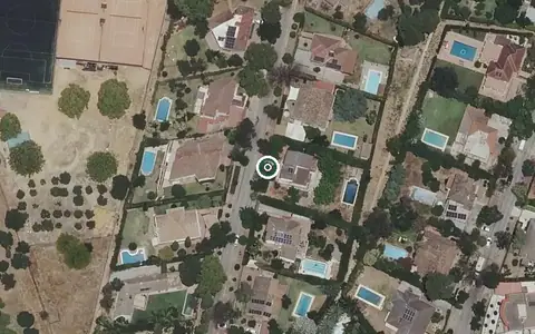 Vista aérea de la ubicación de Centro Residencial para Mayores Santa Angela de la Cruz