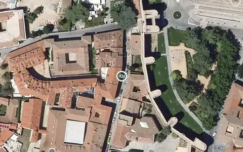 Vista aérea de la ubicación de Centro Residencial para Personas Mayores Cuidda Catedral