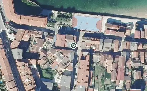 Vista aérea de la ubicación de Centro de Día para Persoas Maiores Contigo Bueu