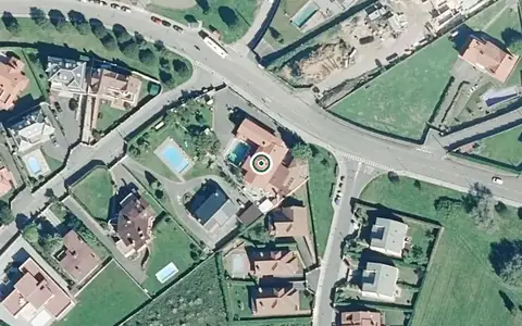 Vista aérea de la ubicación de Residencia Nuestra Señora de Covadonga