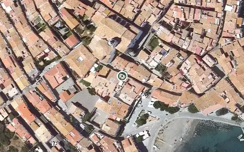 Vista aérea de la ubicación de Centre de dia l'Hospital de Cadaqués