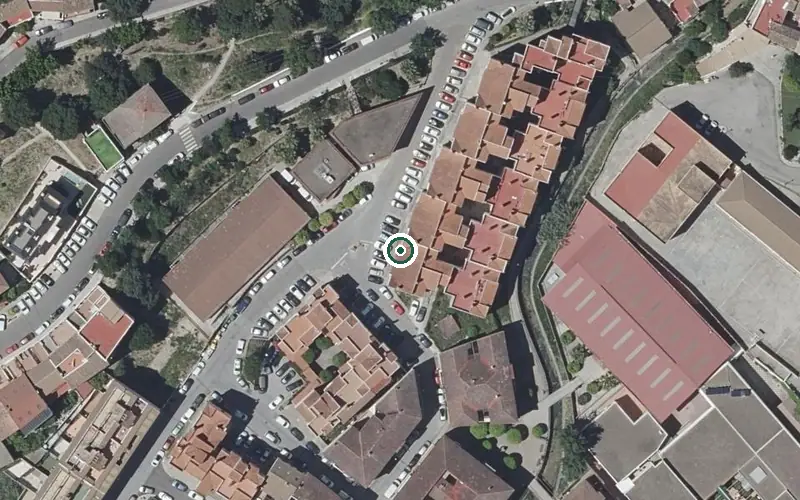 Vista aérea de la ubicación de Centro de Día para Mayores por Ellos