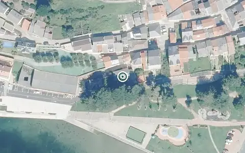 Vista aérea de la ubicación de Centro de Día para Persoas Maiores de Ortigueira