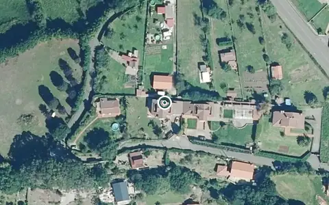 Vista aérea de la ubicación de Residencia El Jardín de Somió