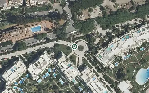 Vista aérea de la ubicación de Centro Residencial para Mayores Bouco Puerto Banús