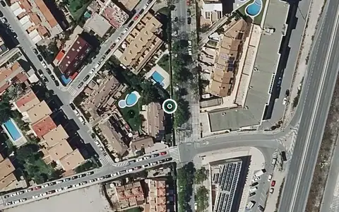 Vista aérea de la ubicación de Residencia para Personas Mayores Dependientes Cap-blau