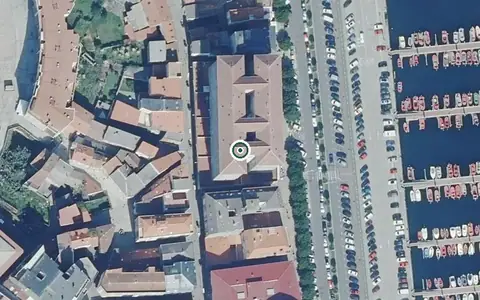 Vista aérea de la ubicación de Centro de Día de Alzheimer de Ribeira