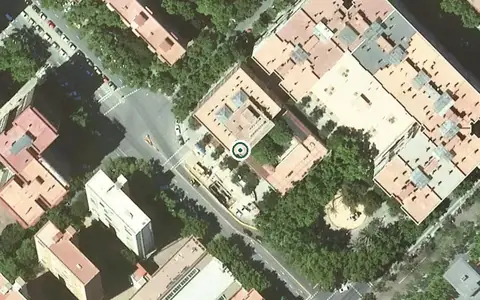 Vista aérea de la ubicación de Centre de dia per a gent gran de la Verneda