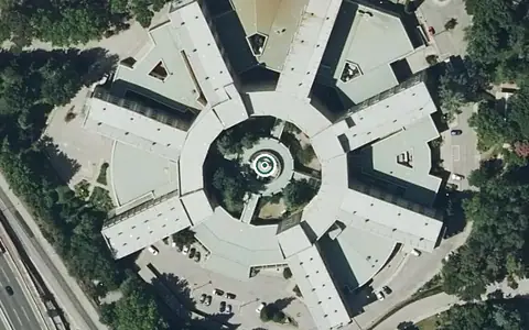 Vista aérea de la ubicación de Residencia Doctor González Bueno