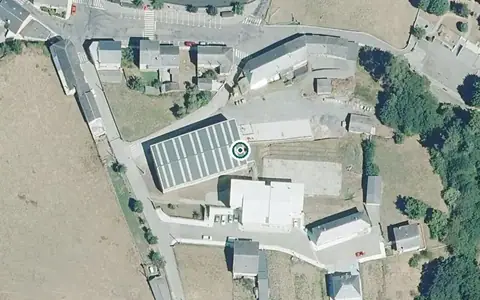 Vista aérea de la ubicación de Centro de Día para Persoas Maiores de Ribeira de Piquin