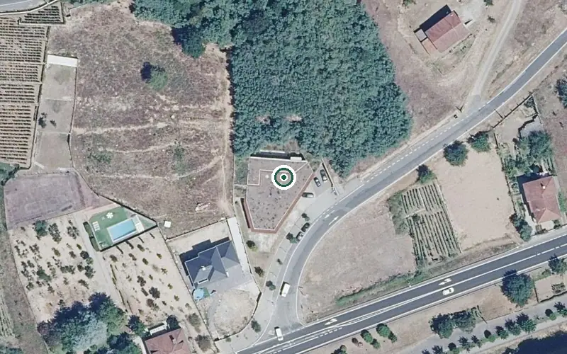 Vista aérea de la ubicación de Centro de Día para Persoas Maiores de Leiro