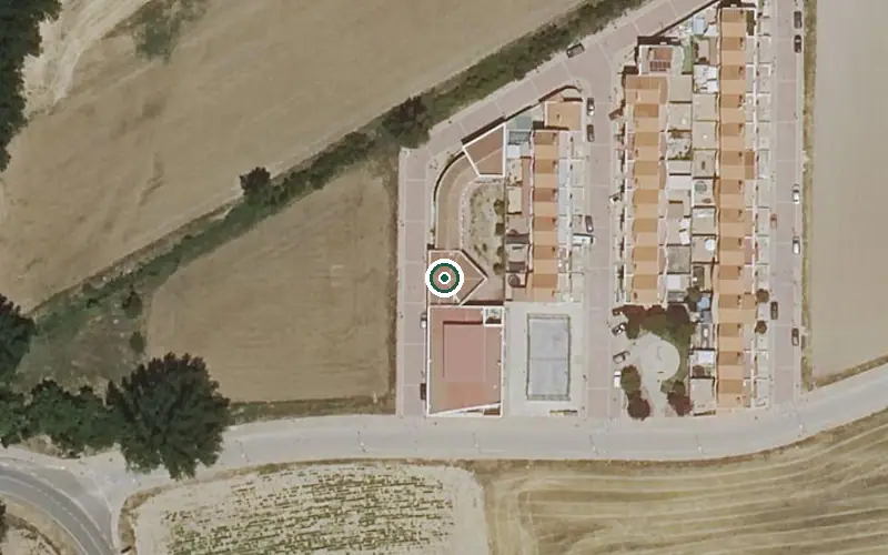 Vista aérea de la ubicación de Vivienda Municipal de Mayores de Mariana