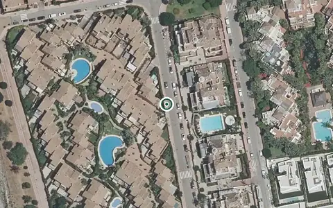 Vista aérea de la ubicación de Centro Residencial para Mayores Domusvi Azalea