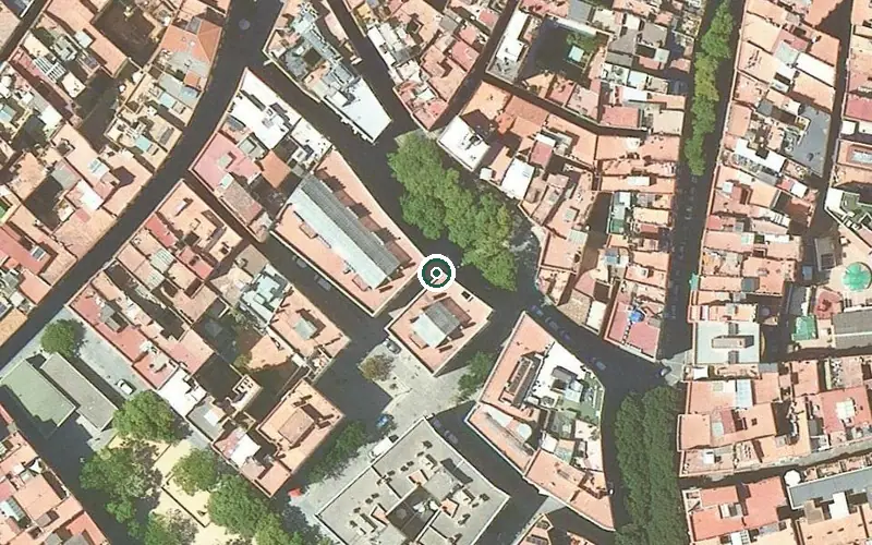 Vista aérea de la ubicación de Centre de dia per a Gent Gran Casc Antic