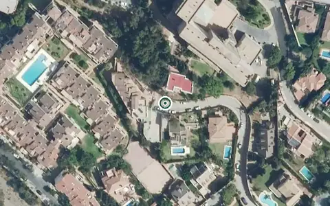 Vista aérea de la ubicación de Centro de Día para Mayores Pinares de San Anton