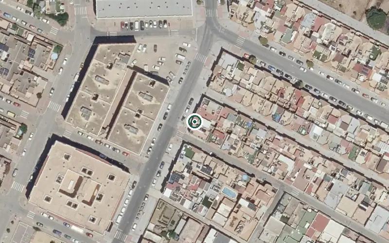 Vista aérea de la ubicación de Centro de Día para Mayores Enfermos de Alzheimer Dolores Castañeda