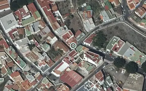 Vista aérea de la ubicación de Centro de Intervención Integral para Mayores Isora