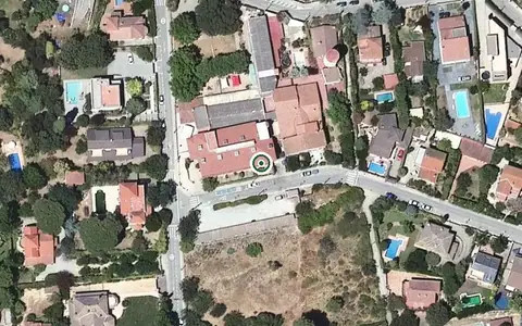 Vista aérea de la ubicación de Centre de dia 3a Edat Vila Valldoreix